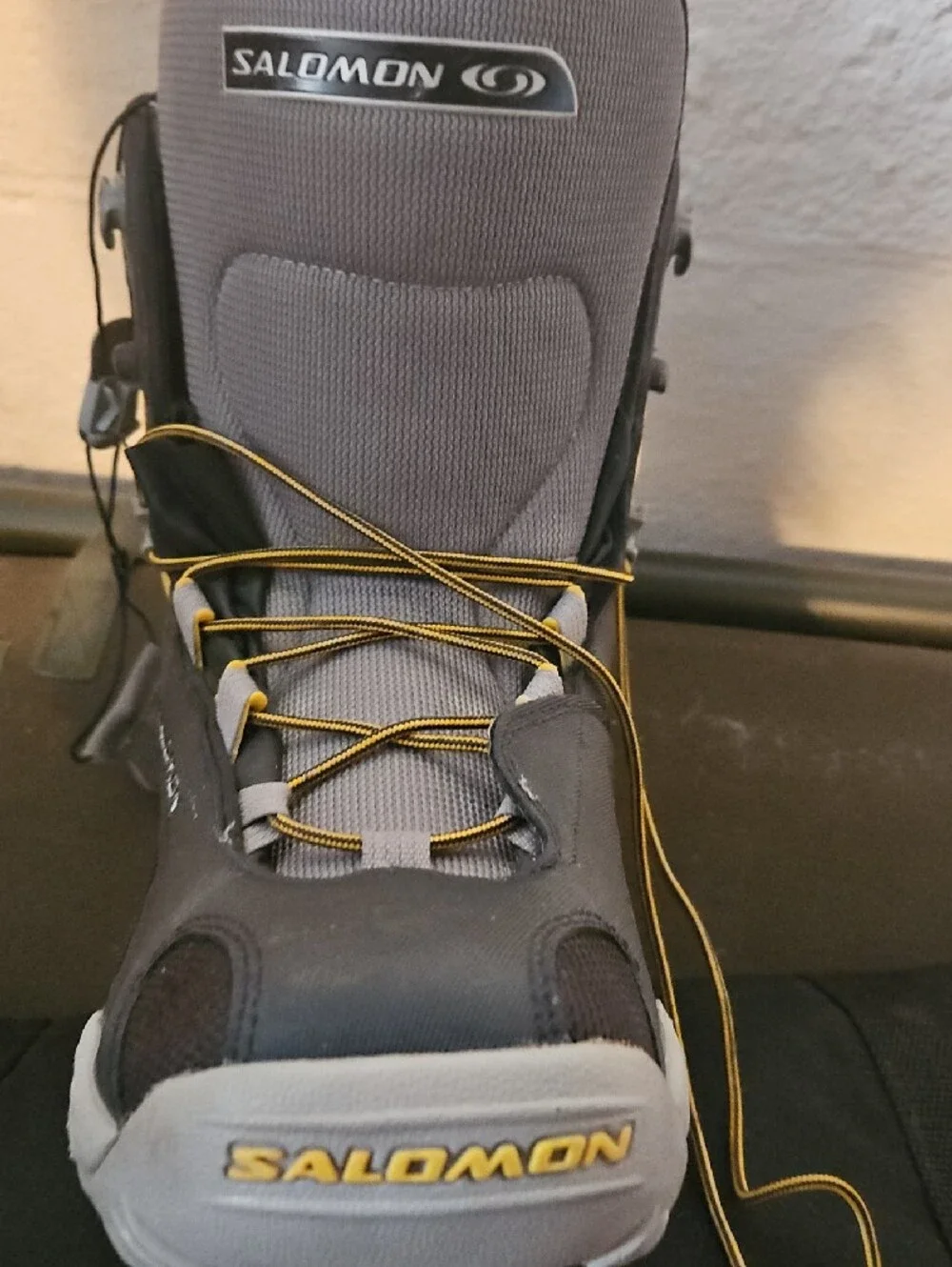 Salomon Women's Gray and Yellow Snowboarding Boot Interior